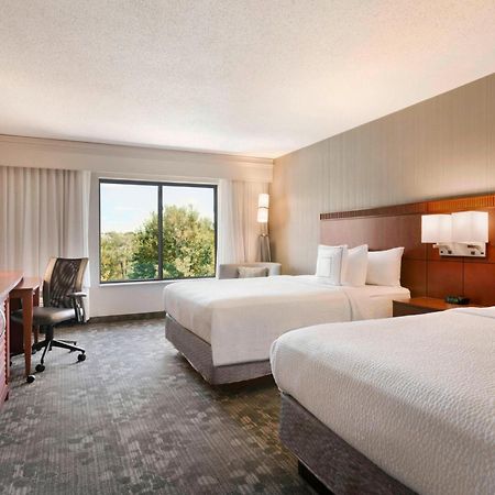 Courtyard By Marriott Bloomington Normal Hotel Exterior foto