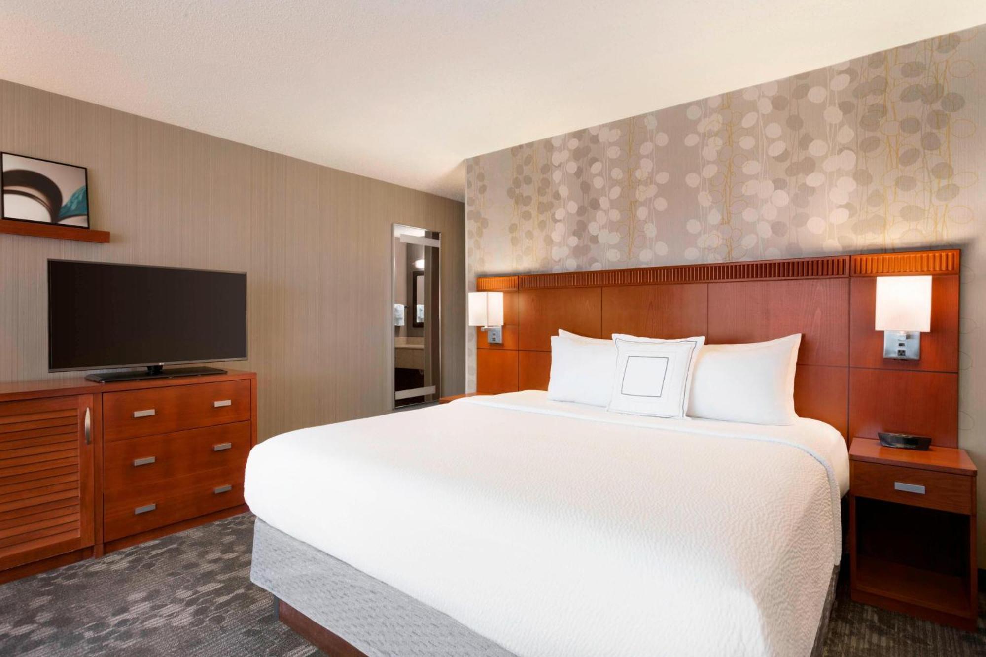 Courtyard By Marriott Bloomington Normal Hotel Exterior foto