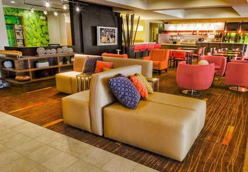 Courtyard By Marriott Bloomington Normal Hotel Restaurant foto